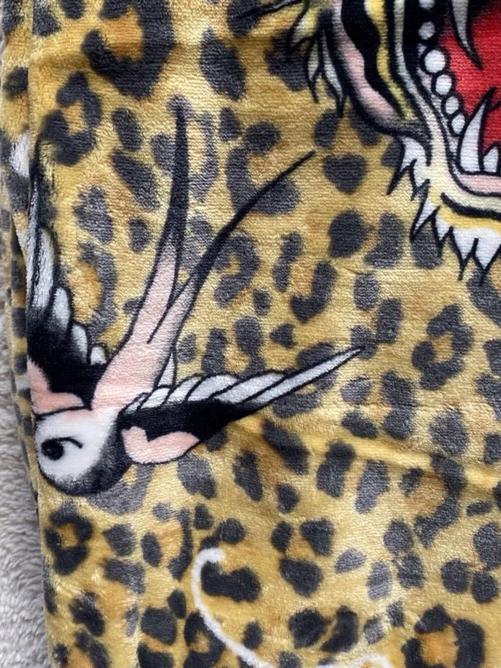 Ed Hardy Animal‎ Print Plush Oversized Throw Blanket Tiger Heart  Bird Dice NEW
